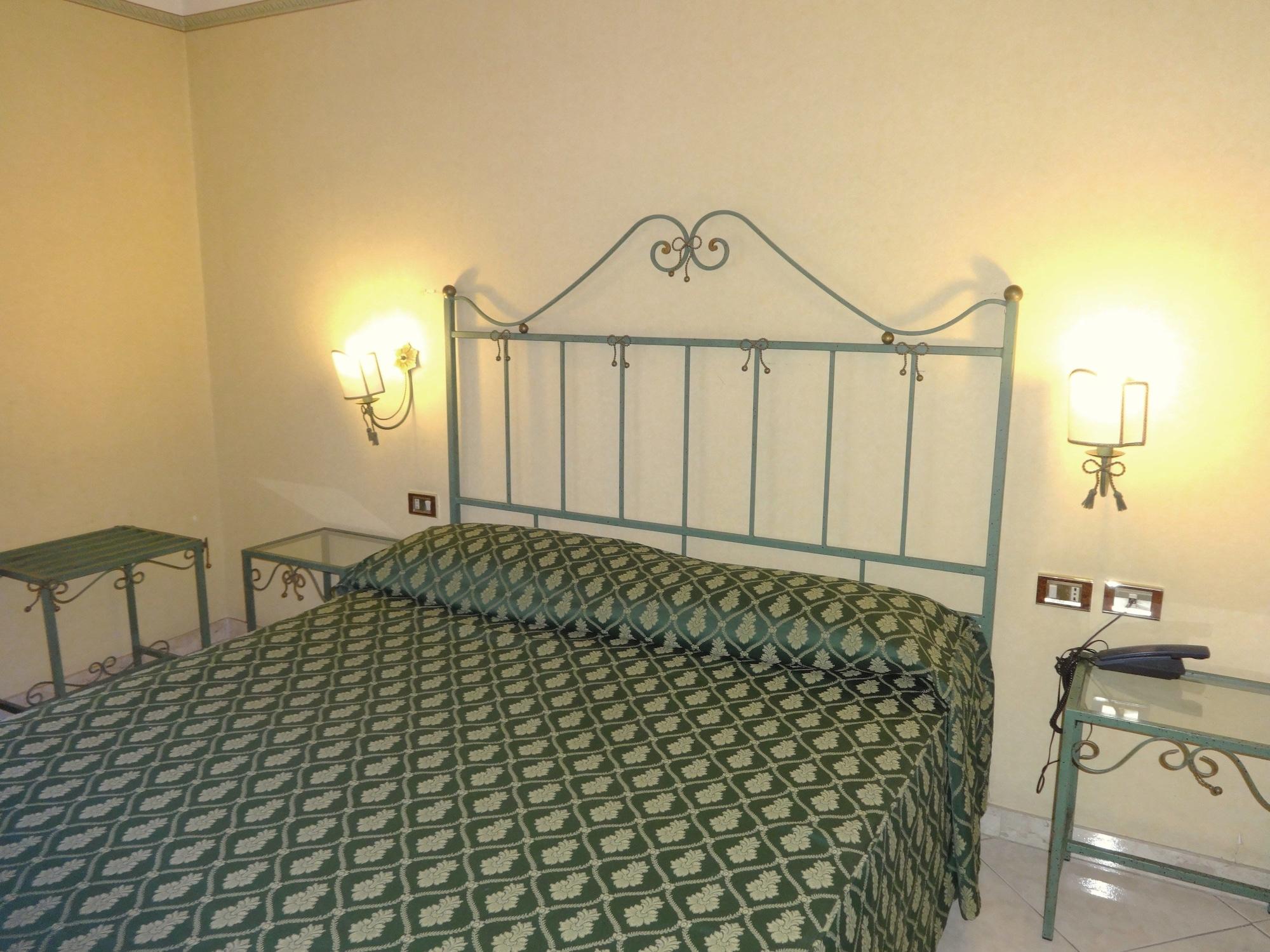 Hotel Centrale Europa 카타니아 외부 사진