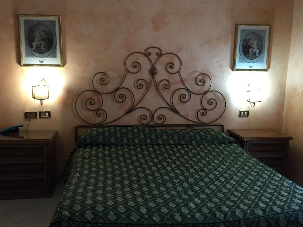 Hotel Centrale Europa 카타니아 외부 사진